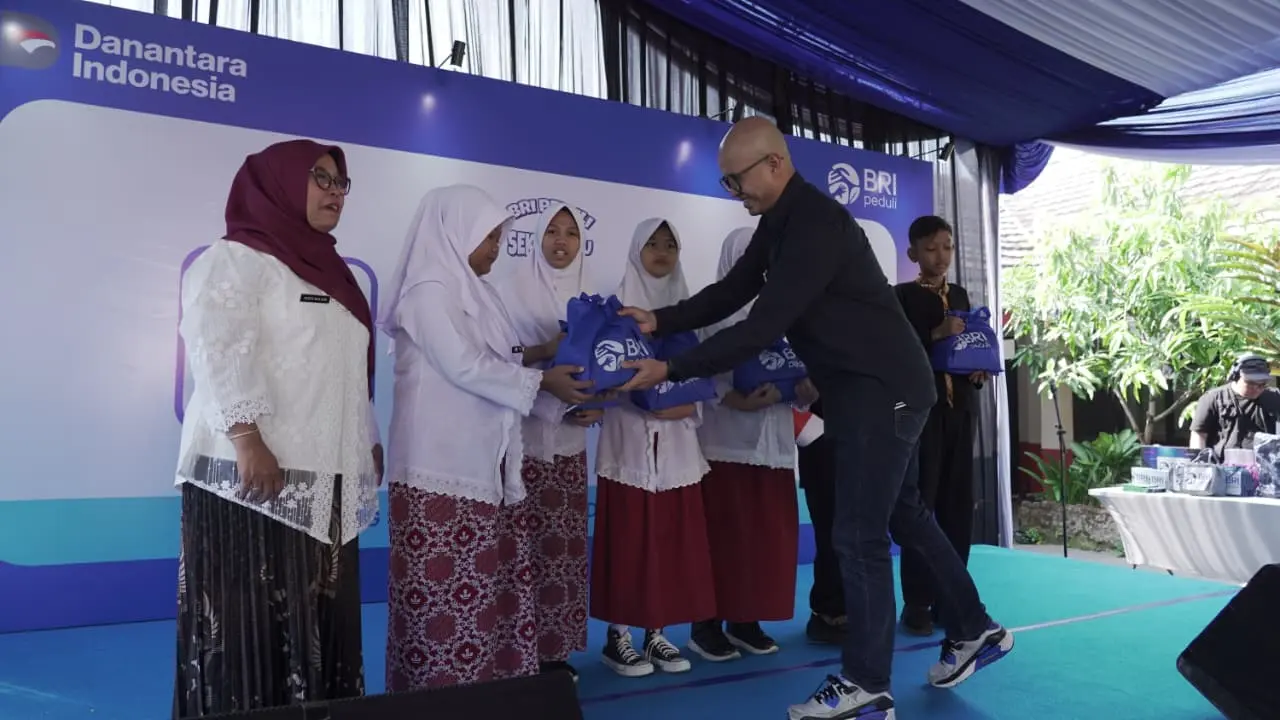 Hari Anak Nasional 2026: BRI Peduli "Ini Sekolahku" Salurkan Bantuan Pendidikan di SDN 104 Langensari Kota Bandung