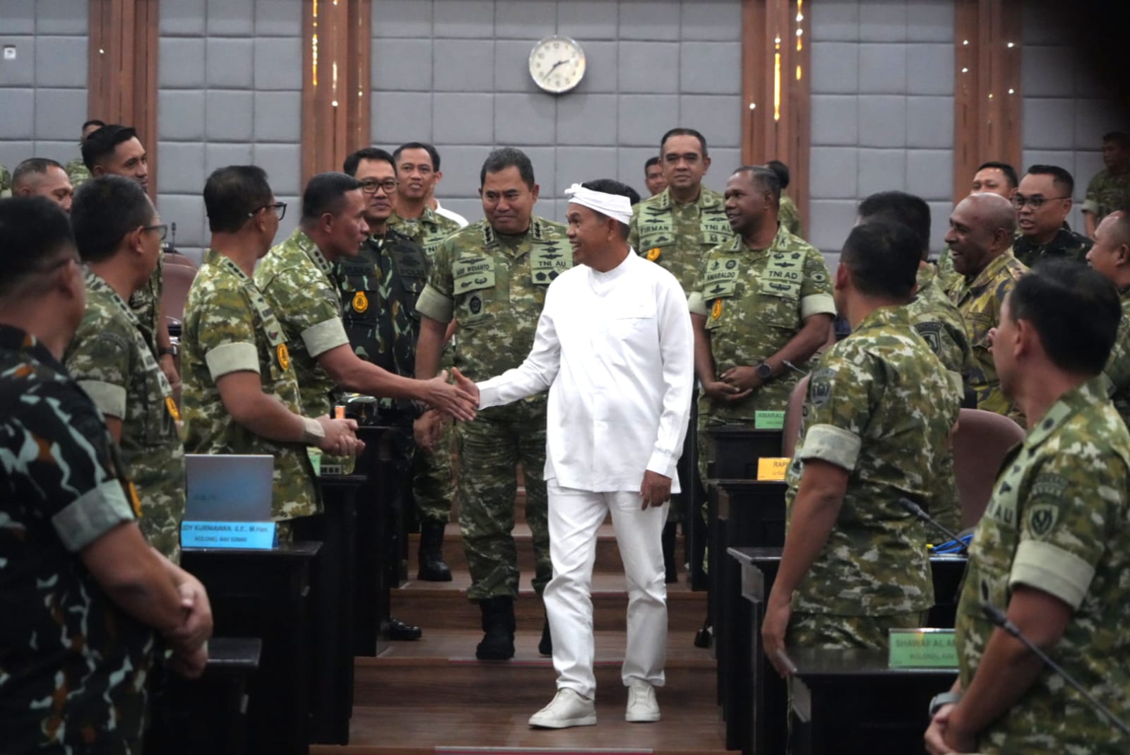Dedi Mulyadi Tekankan Pentingnya Kepemimpinan Autentik di Hadapan Pasis Sesko TNI