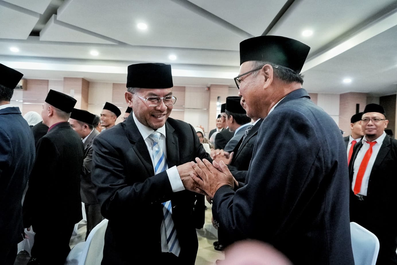 Wagub Erwan Lantik Anggota BPSK Jabar 2026-2031